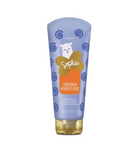 Sophie laste konditsioneer lokkis juustele